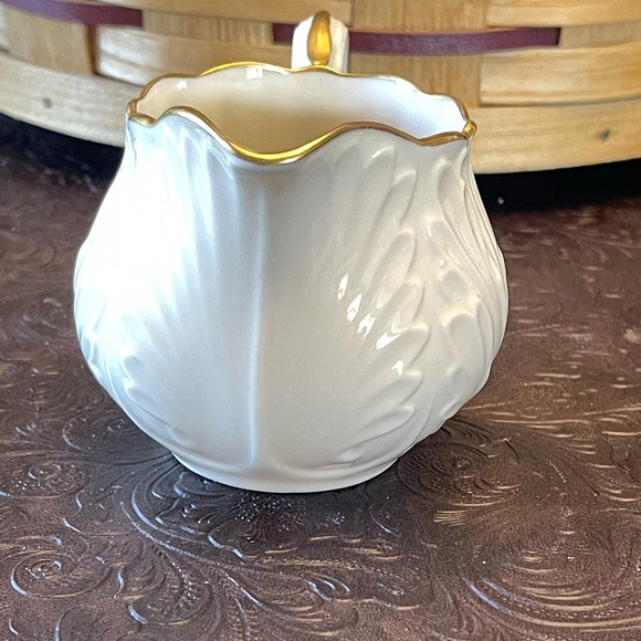 Lenox cottage design creamer. - Picture 2 of 5